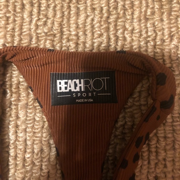 NWOT Beach Riot Twist Top - Picture 2 of 5